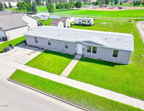 1621 Bison Dr, Williston, ND 58801
