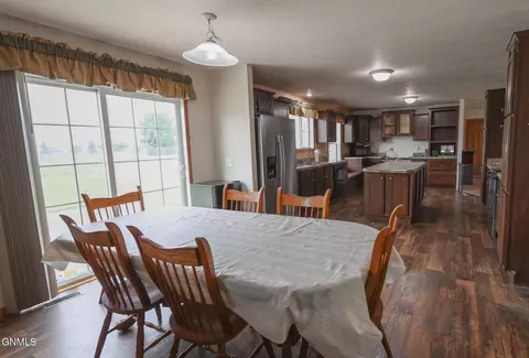1621 Bison Dr, Williston, ND 58801 photo 7