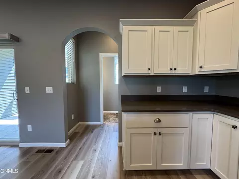 4003 E Calgary Ave, Bismarck, ND 58503 photo 31