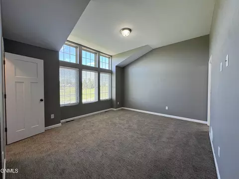 4003 E Calgary Ave, Bismarck, ND 58503 photo 5