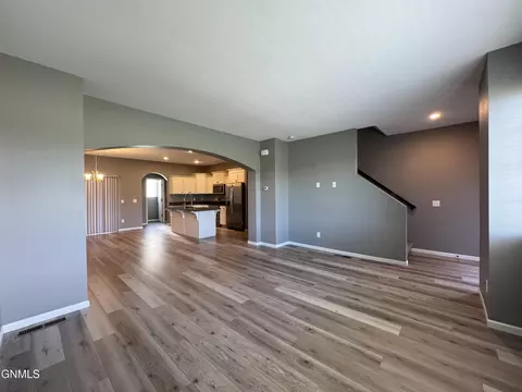 4003 E Calgary Ave, Bismarck, ND 58503 photo 23