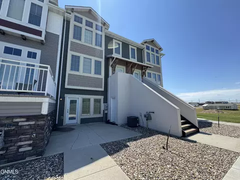 4003 E Calgary Ave, Bismarck, ND 58503 photo 15