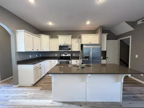 4003 E Calgary Ave, Bismarck, ND 58503 photo 4