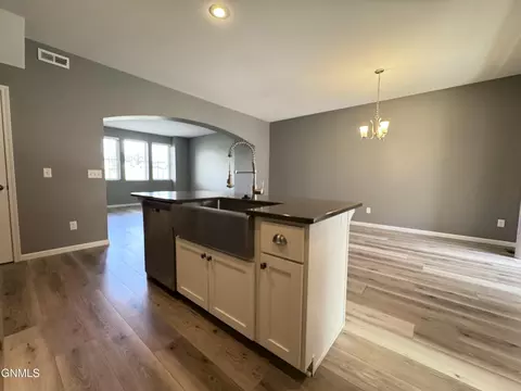 4003 E Calgary Ave, Bismarck, ND 58503 photo 37