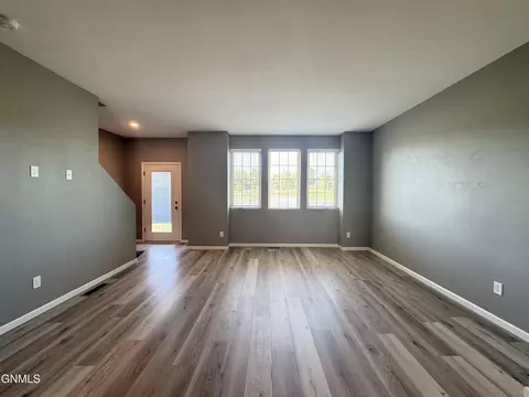 4003 E Calgary Ave, Bismarck, ND 58503 photo 25