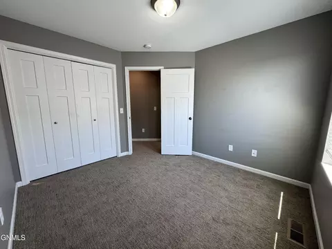 4003 E Calgary Ave, Bismarck, ND 58503 photo 8