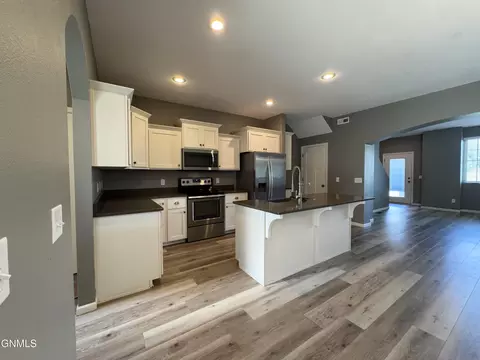 4003 E Calgary Ave, Bismarck, ND 58503 photo 36