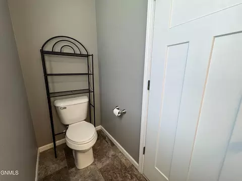 4003 E Calgary Ave, Bismarck, ND 58503 photo 35