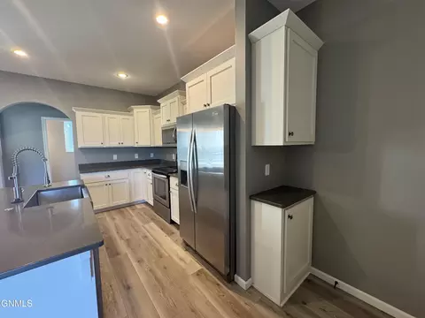 4003 E Calgary Ave, Bismarck, ND 58503 photo 29