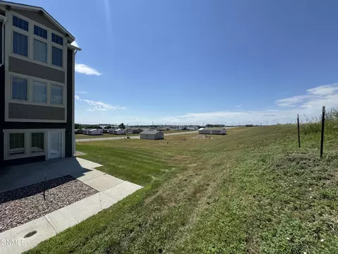 4003 E Calgary Ave, Bismarck, ND 58503 photo 18
