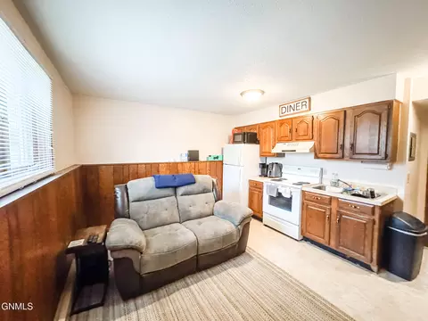 720 6th St W, Williston, ND 58801 photo 15