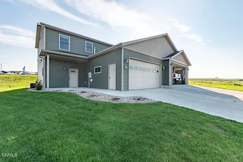 6941 Butler Lp, Lincoln, ND 58504