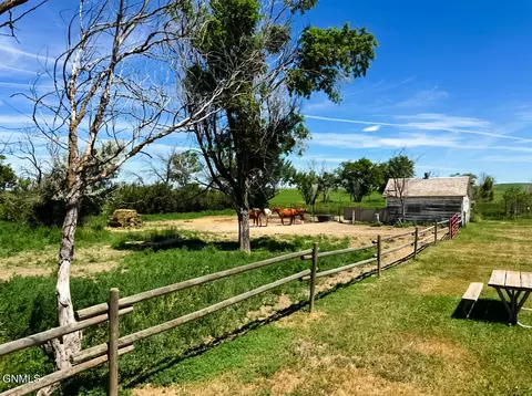 3950 Nd-16, Beach, ND 58621 photo 2