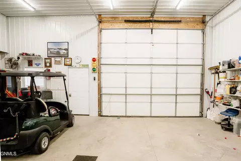 215 3rd Ave W, Gackle, ND 58442 photo 41