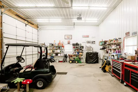 215 3rd Ave W, Gackle, ND 58442 photo 40