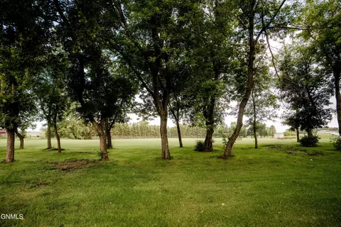 215 3rd Ave W, Gackle, ND 58442 photo 46