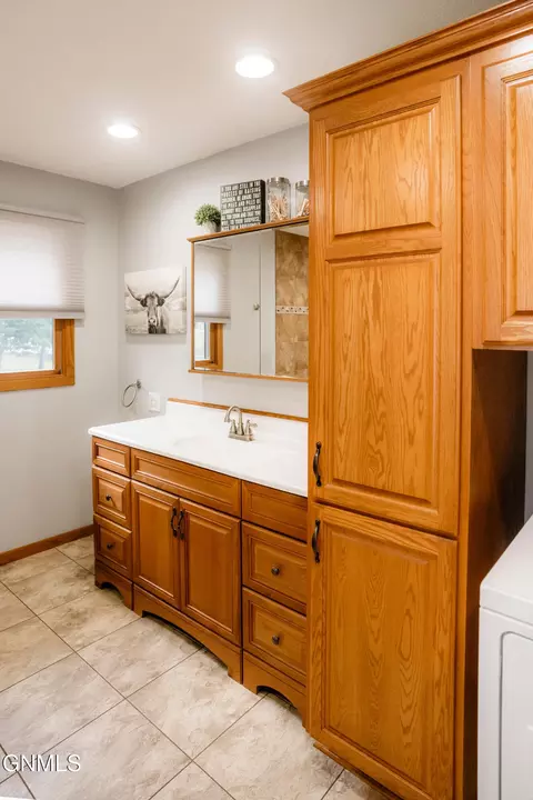 215 3rd Ave W, Gackle, ND 58442 photo 23