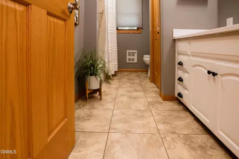 215 3rd Ave W, Gackle, ND 58442 photo 16