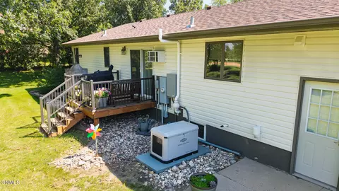 215 3rd Ave W, Gackle, ND 58442 photo 5