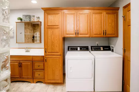 215 3rd Ave W, Gackle, ND 58442 photo 22