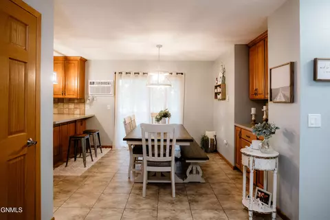215 3rd Ave W, Gackle, ND 58442 photo 12