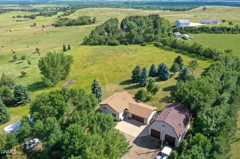 5021 Boulder Dr, Bismarck, ND 58504