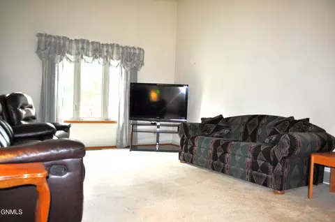 5021 Boulder Dr, Bismarck, ND 58504 photo 9