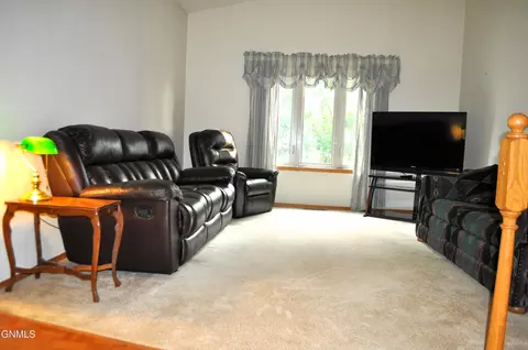 5021 Boulder Dr, Bismarck, ND 58504 photo 10