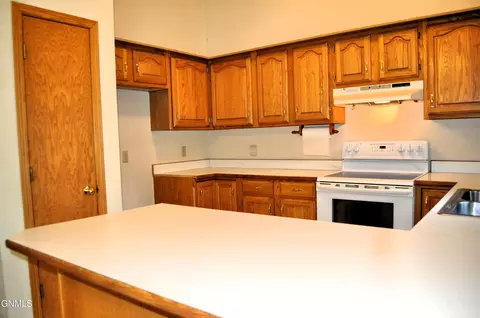 5021 Boulder Dr, Bismarck, ND 58504 photo 6