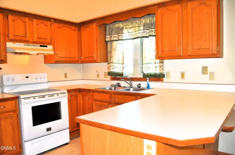 5021 Boulder Dr, Bismarck, ND 58504 photo 5