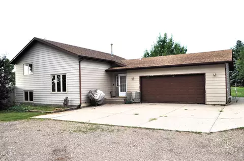 5021 Boulder Dr, Bismarck, ND 58504 photo 3