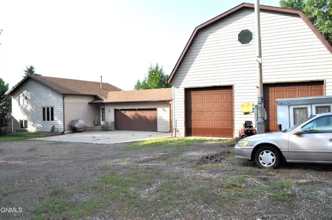 5021 Boulder Dr, Bismarck, ND 58504 photo 4