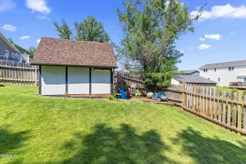 935 N 33rd St, Bismarck, ND 58501 photo 32