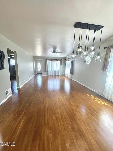 504 Iowa Ave, Mott, ND 58646 photo 4