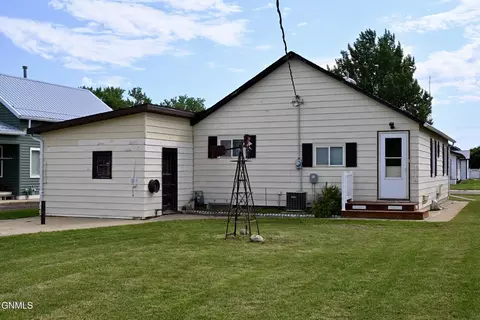 504 Iowa Ave, Mott, ND 58646 photo 11