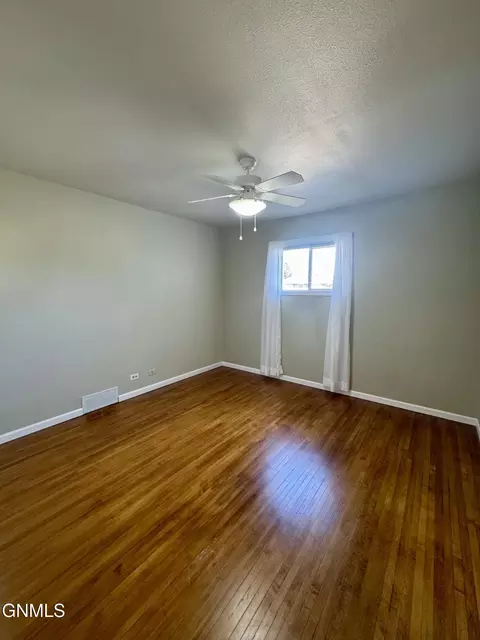 504 Iowa Ave, Mott, ND 58646 photo 36