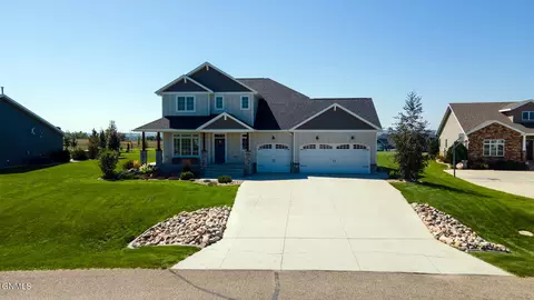 7522 Mulligan Way, Bismarck, ND 58503