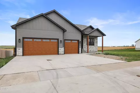 2623 44th Ave W, Williston, ND 58801 photo 3