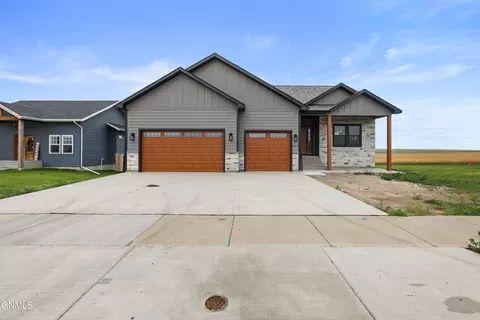 2623 44th Ave W, Williston, ND 58801