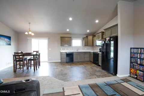 Kitchen - 603 Cobblestone Loop SW, Mandan, ND 58554 photo 1 of 1