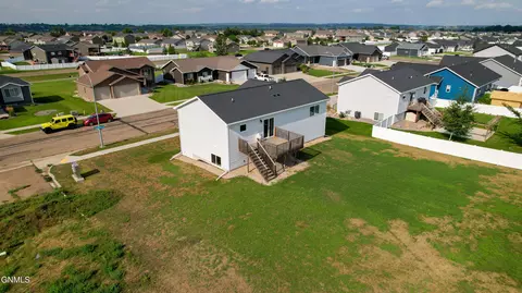 View/Area - 603 Cobblestone Loop SW, Mandan, ND 58554 photo 4 of 5