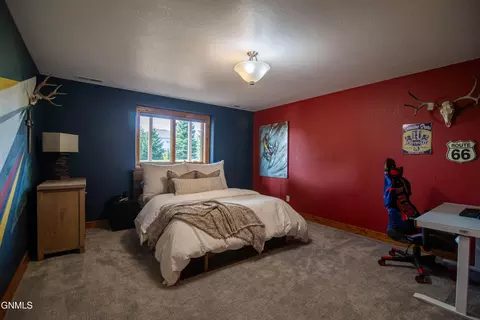 Bedroom - 3102 Clairmont Rd, Bismarck, ND 58504 photo 1 of 13