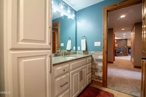 Bath - 3102 Clairmont Rd, Bismarck, ND 58504 photo 12 of 12