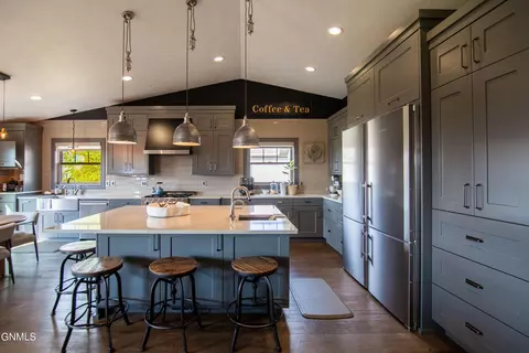 Kitchen - 3102 Clairmont Rd, Bismarck, ND 58504 photo 3 of 10