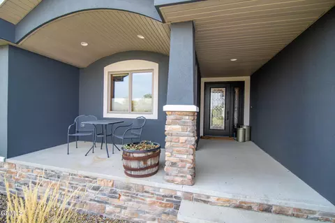 Exterior - 3102 Clairmont Rd, Bismarck, ND 58504 photo 7 of 7