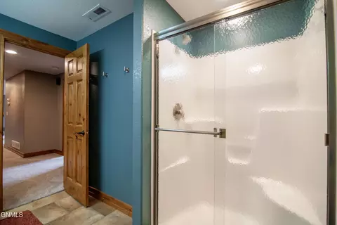 Bath - 3102 Clairmont Rd, Bismarck, ND 58504 photo 11 of 12