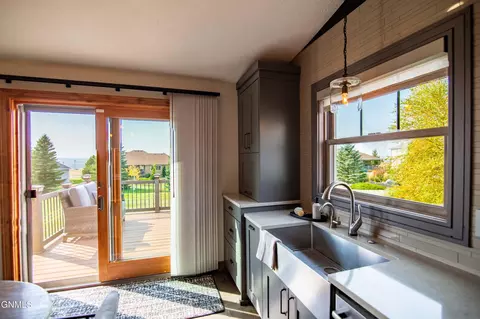 Kitchen - 3102 Clairmont Rd, Bismarck, ND 58504 photo 6 of 10