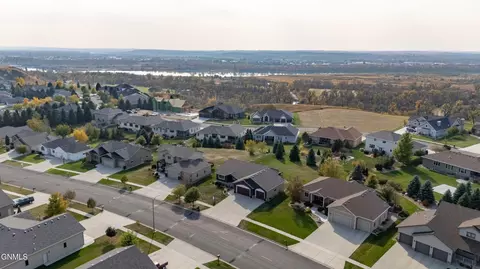 View/Area - 3102 Clairmont Rd, Bismarck, ND 58504 photo 6 of 7