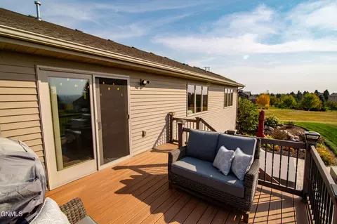 Exterior - 3102 Clairmont Rd, Bismarck, ND 58504 photo 6 of 7