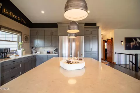 Kitchen - 3102 Clairmont Rd, Bismarck, ND 58504 photo 2 of 10